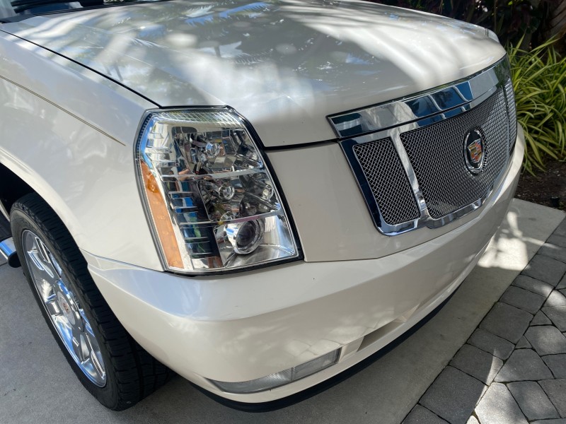 2013 Cadillac Escalade Luxury 1 OWNER LOW MILES 70,251 in ,