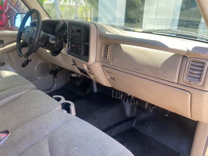 2005 GMC Sierra 1500 LOW MILES 83837 AC NO ACCIDENTS in ,