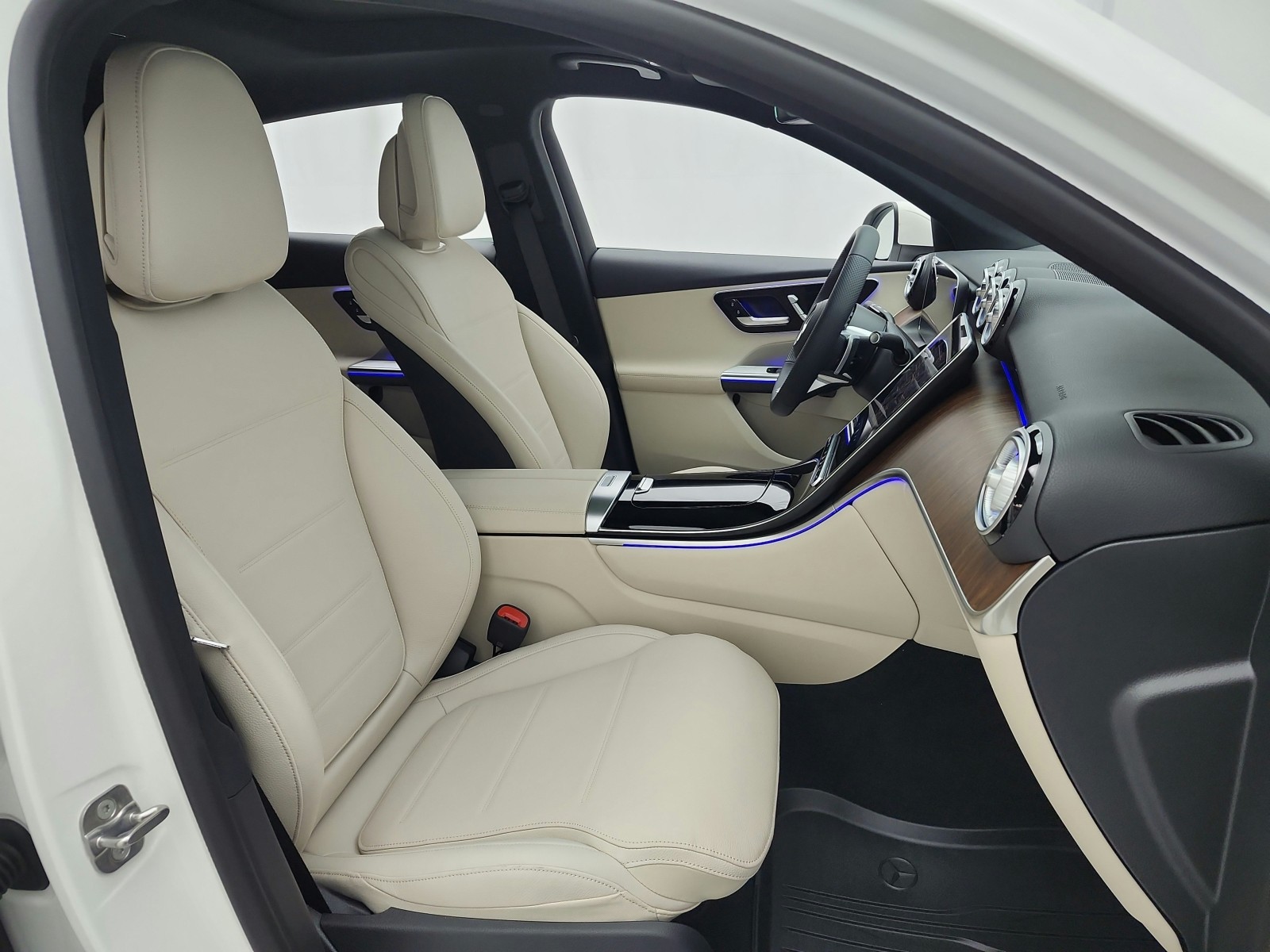 New 2027 Polar White Mercedes-Benz GLC 300 4MATIC® Coupe image 14
