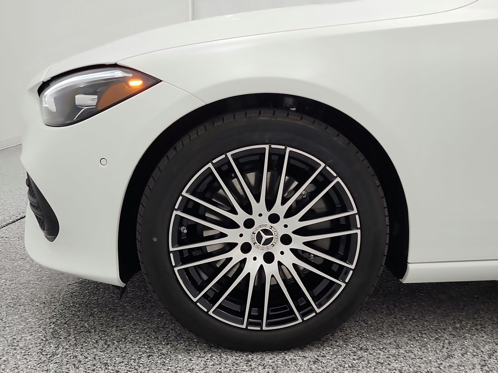 New 2026 MANUFAKTUR Moonlight White Metallic Mercedes-Benz C 300 Sedan image 21