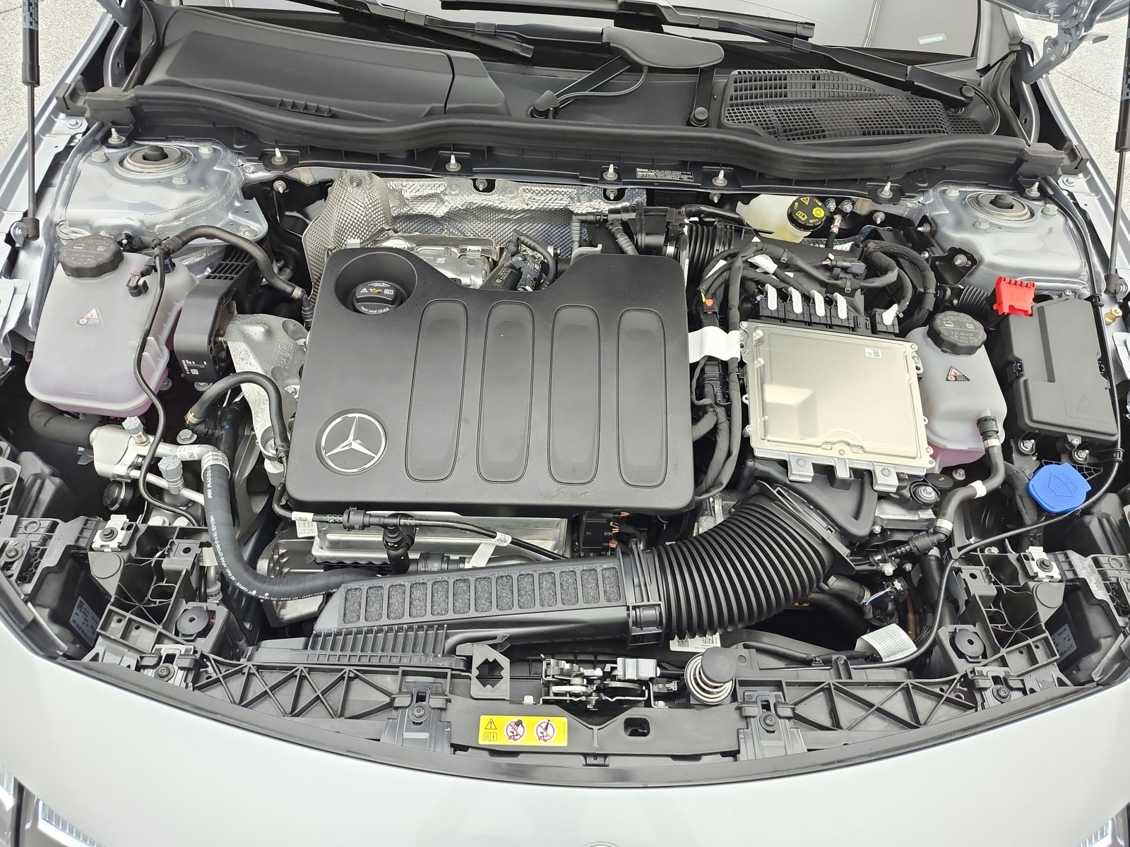 New 2027 Cirrus Silver Metallic Mercedes-Benz CLA 220 Hybrid FWD image 12