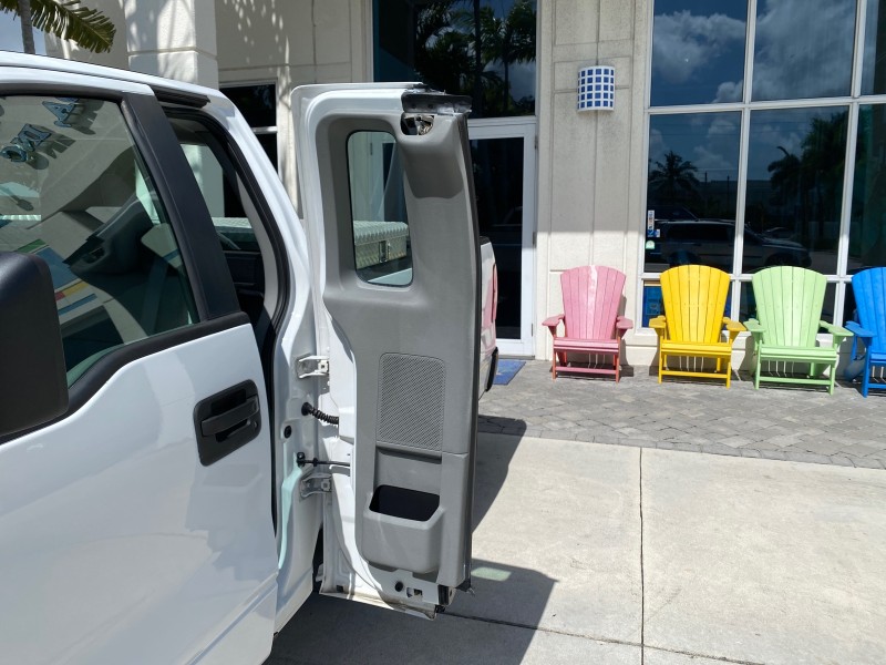 2005 Ford F-150 PU STX LOW MILES 18,931 in , 
