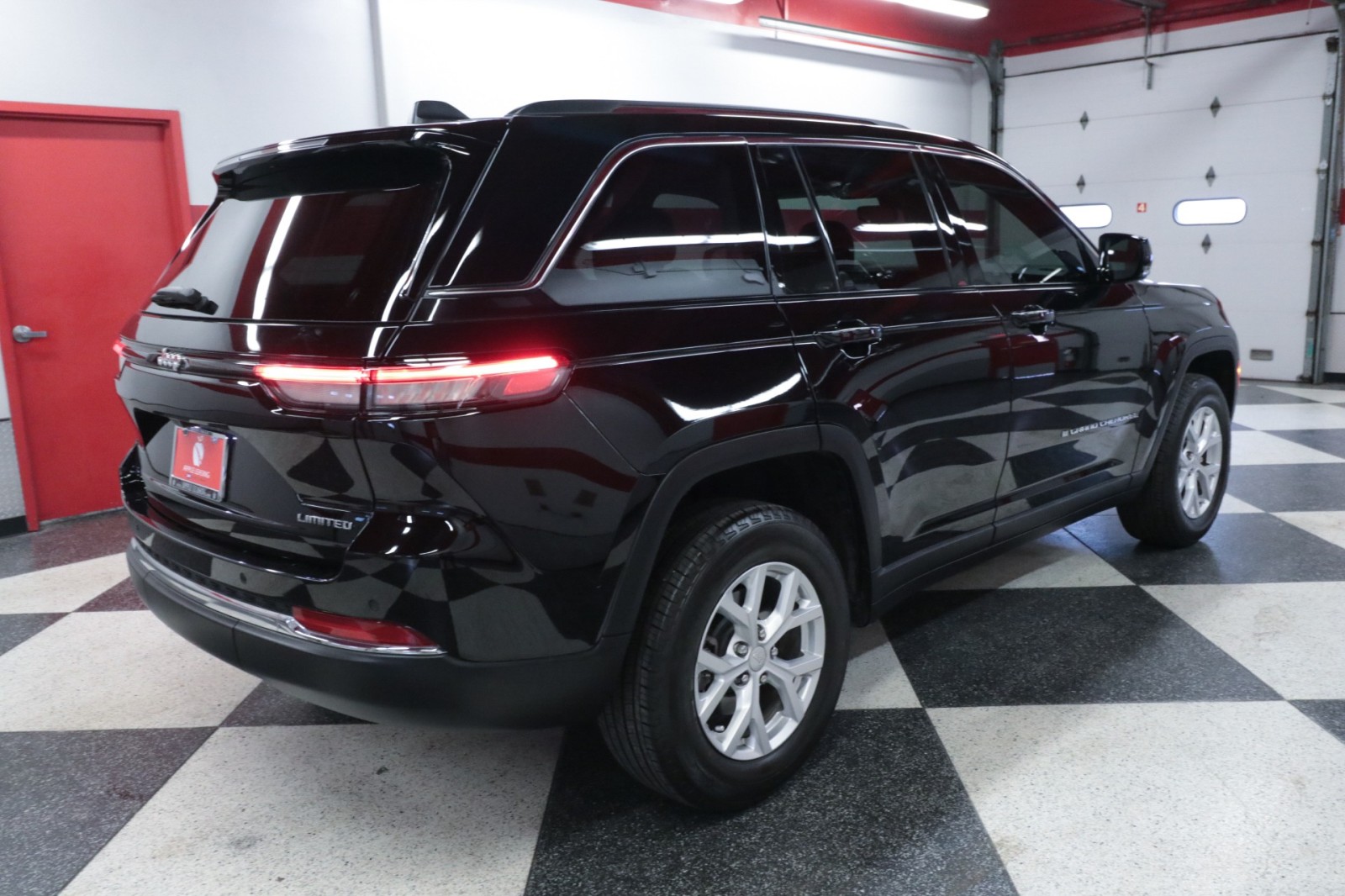 Used Car 2023 Jeep Grand Cherokee  Limited For Sale Under $35,000 In Austin, Texas