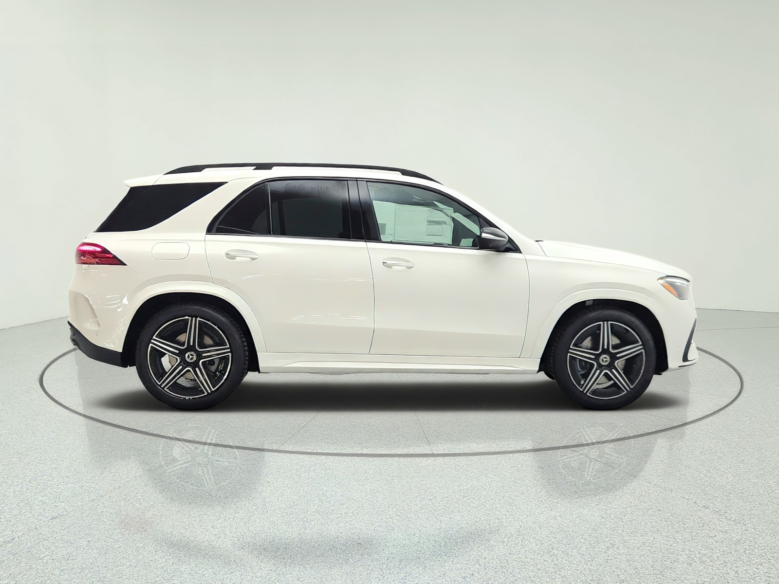 New 2026 Polar White Mercedes-Benz GLE 450 4MATIC® SUV image 4