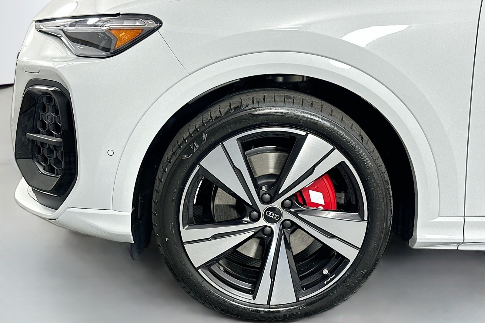 New 2026 Glacier White Metallic Audi Premium Plus image 11