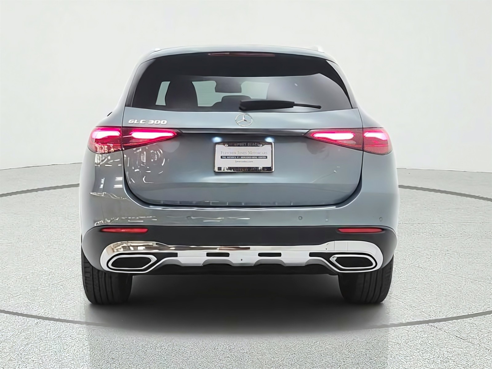 Certified Used 2026 Verde Silver Metallic Mercedes-Benz GLC 300 SUV image 4