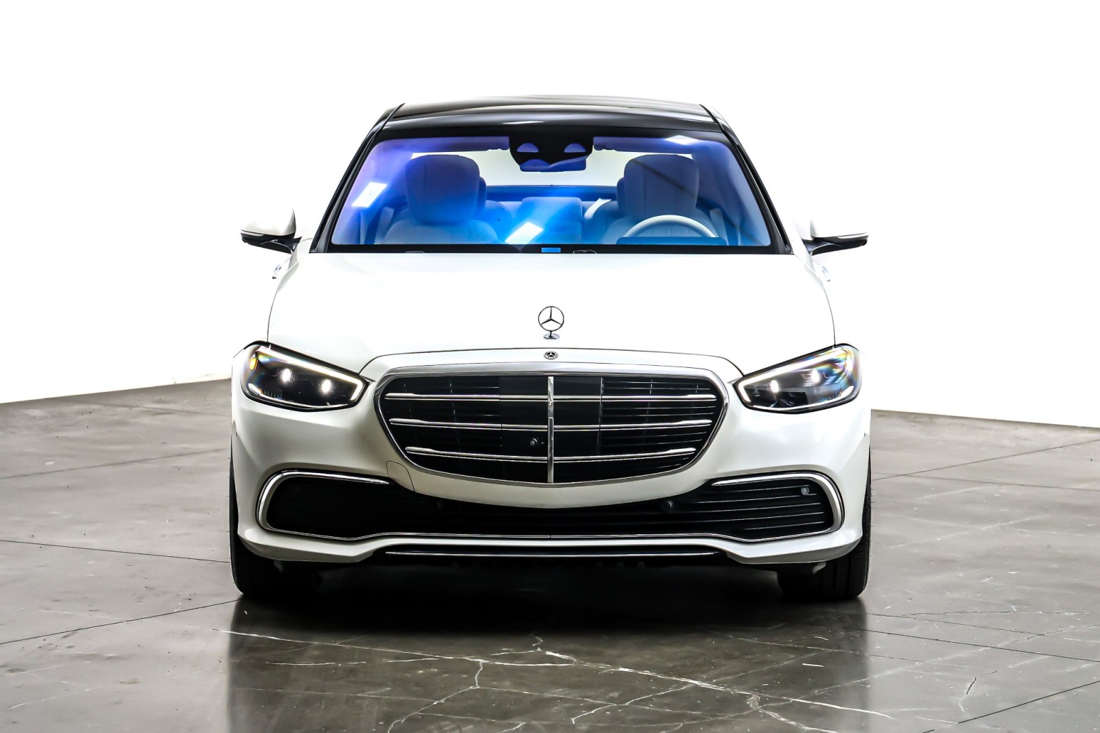 Certified Used 2023 MANUFAKTUR Diamond White Mercedes-Benz S 500 4MATIC® Sedan image 4