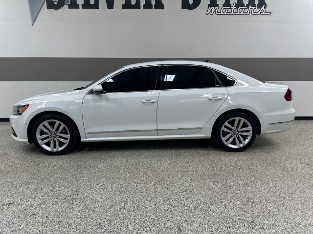 2017 Volkswagen Passat 1.8T SEL Premium in , 