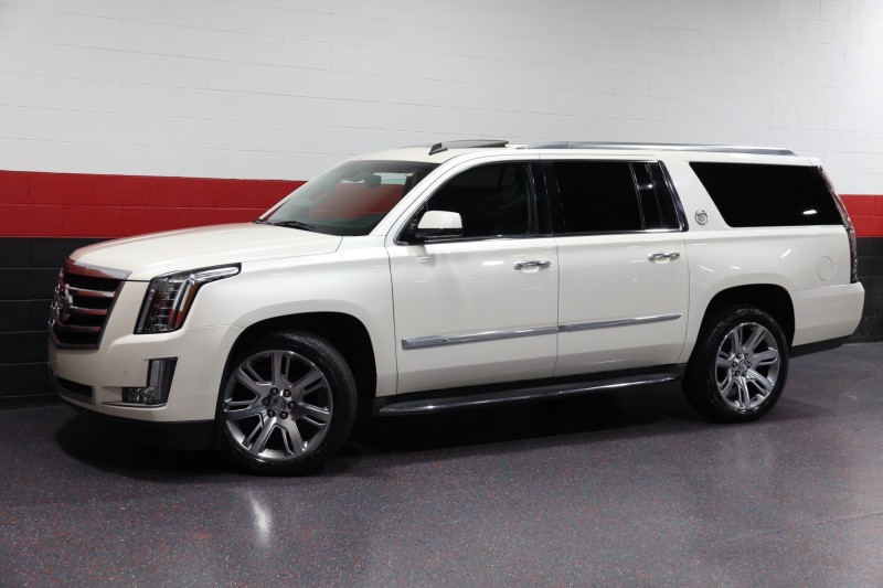 2015 Cadillac Escalade ESV Luxury 4WD 4dr SUV in , 