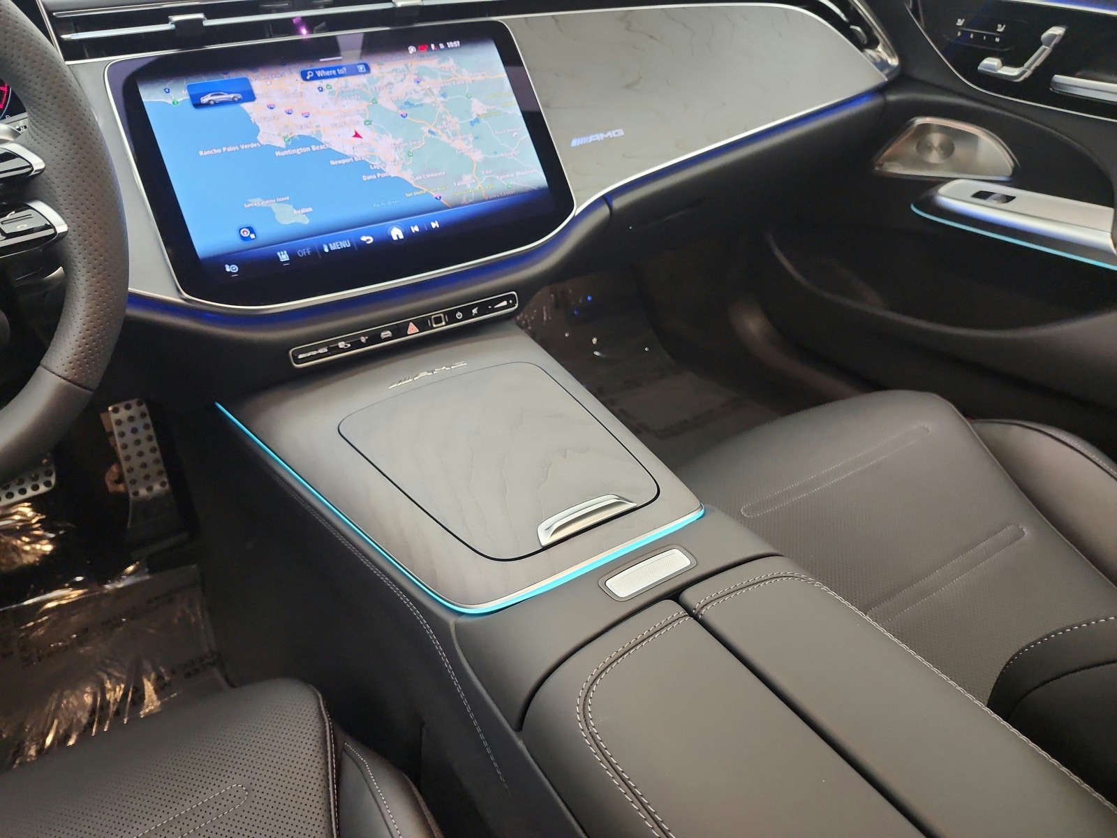 New 2026 MANUFAKTUR Moonlight White Magno Mercedes-Benz AMG® E 53 E image 11