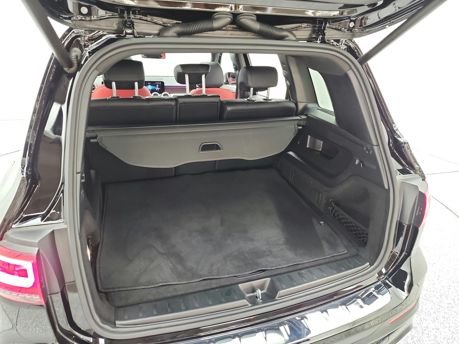 Used 2023 Night Black Mercedes-Benz GLB 250 SUV image 22