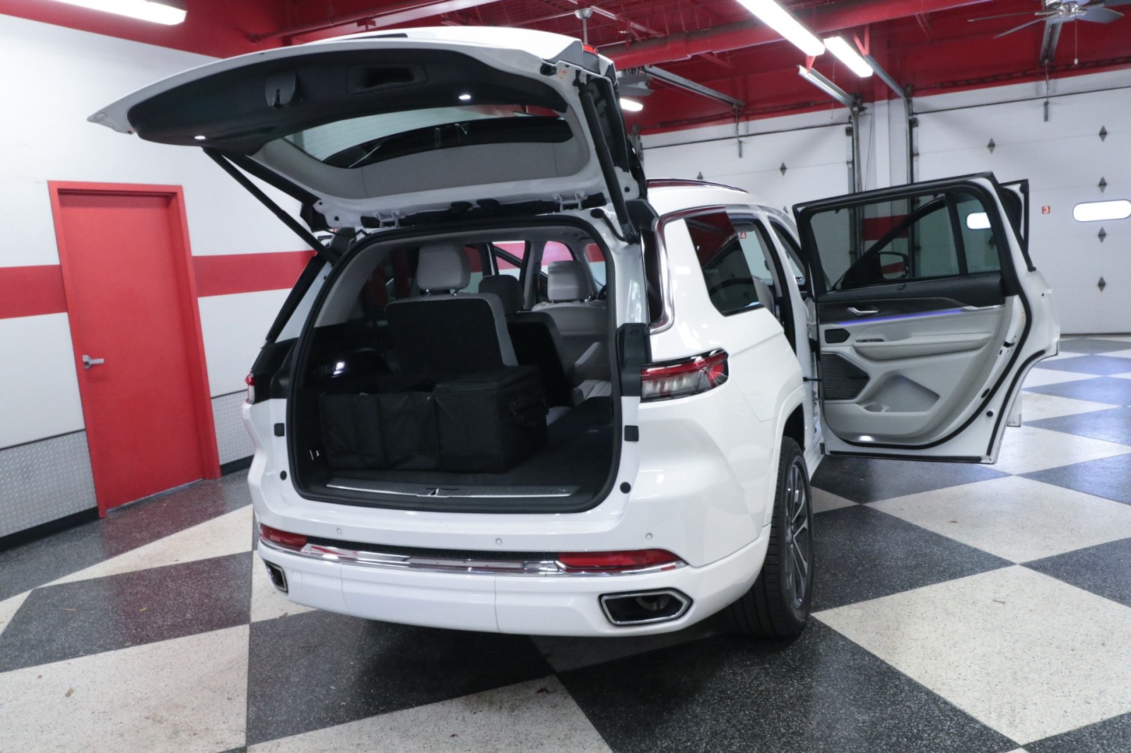 Used Car 2021 Jeep Grand Cherokee L  Overland For Sale Under $30,000 In Austin, Texas