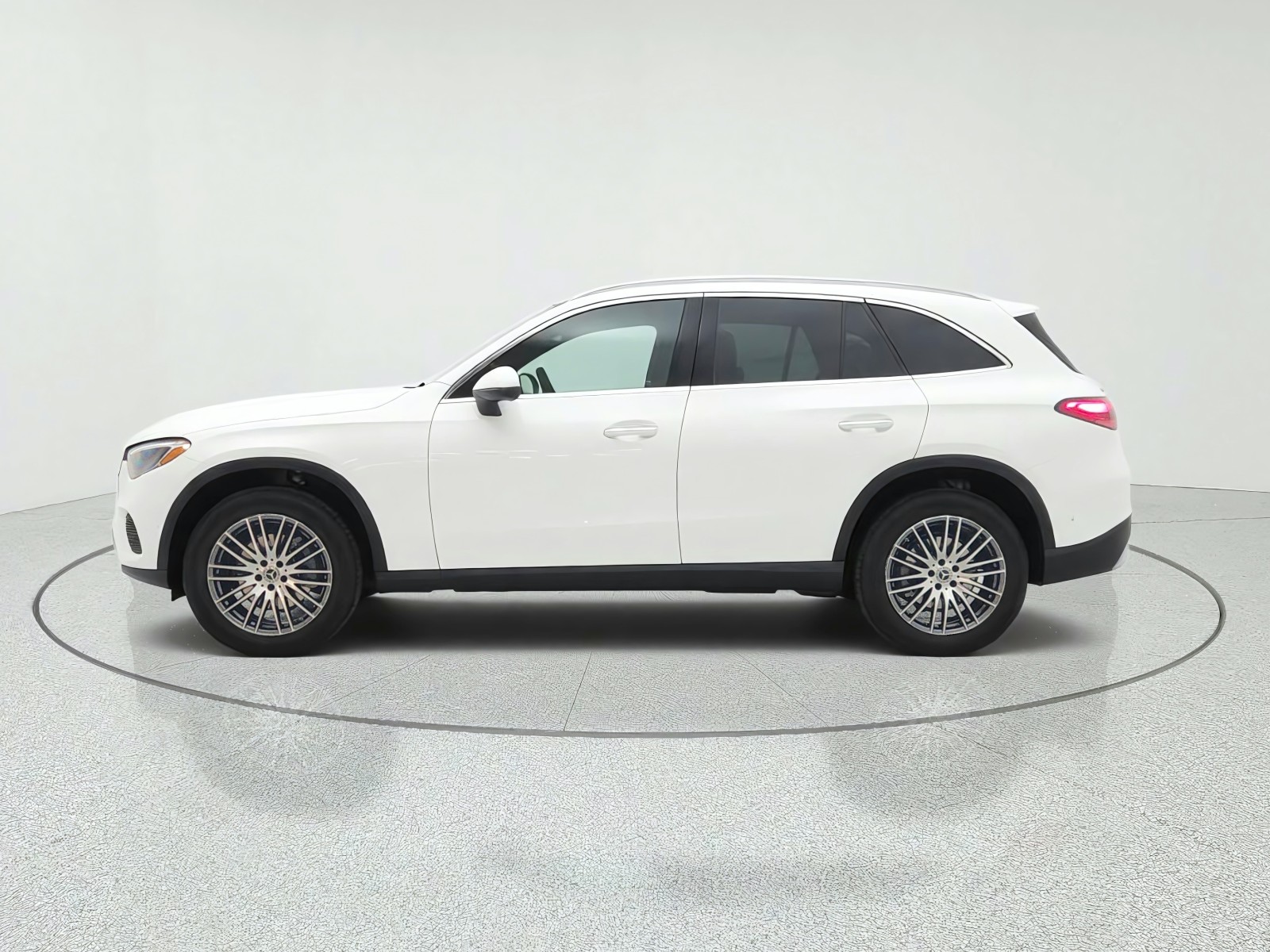 New 2027 Polar White Mercedes-Benz GLC 300 SUV image 8