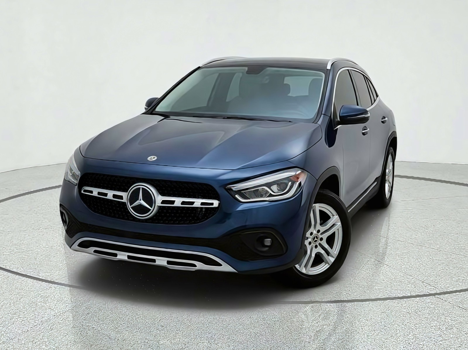 Used 2021 Denim Blue Metallic Mercedes-Benz GLA 250 image 2