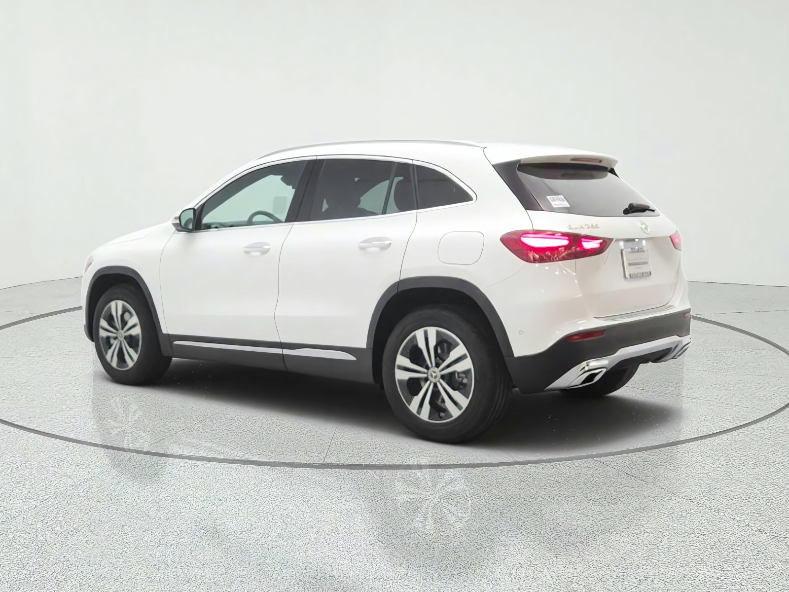 New 2026 Polar White Mercedes-Benz GLA 250 SUV image 7