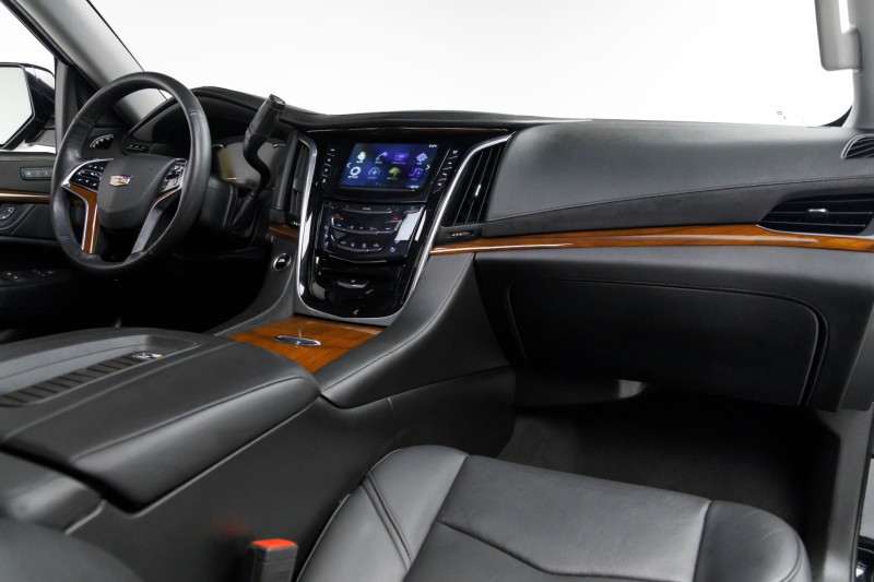 2018 Cadillac Escalade ESV Premium Luxury in , 