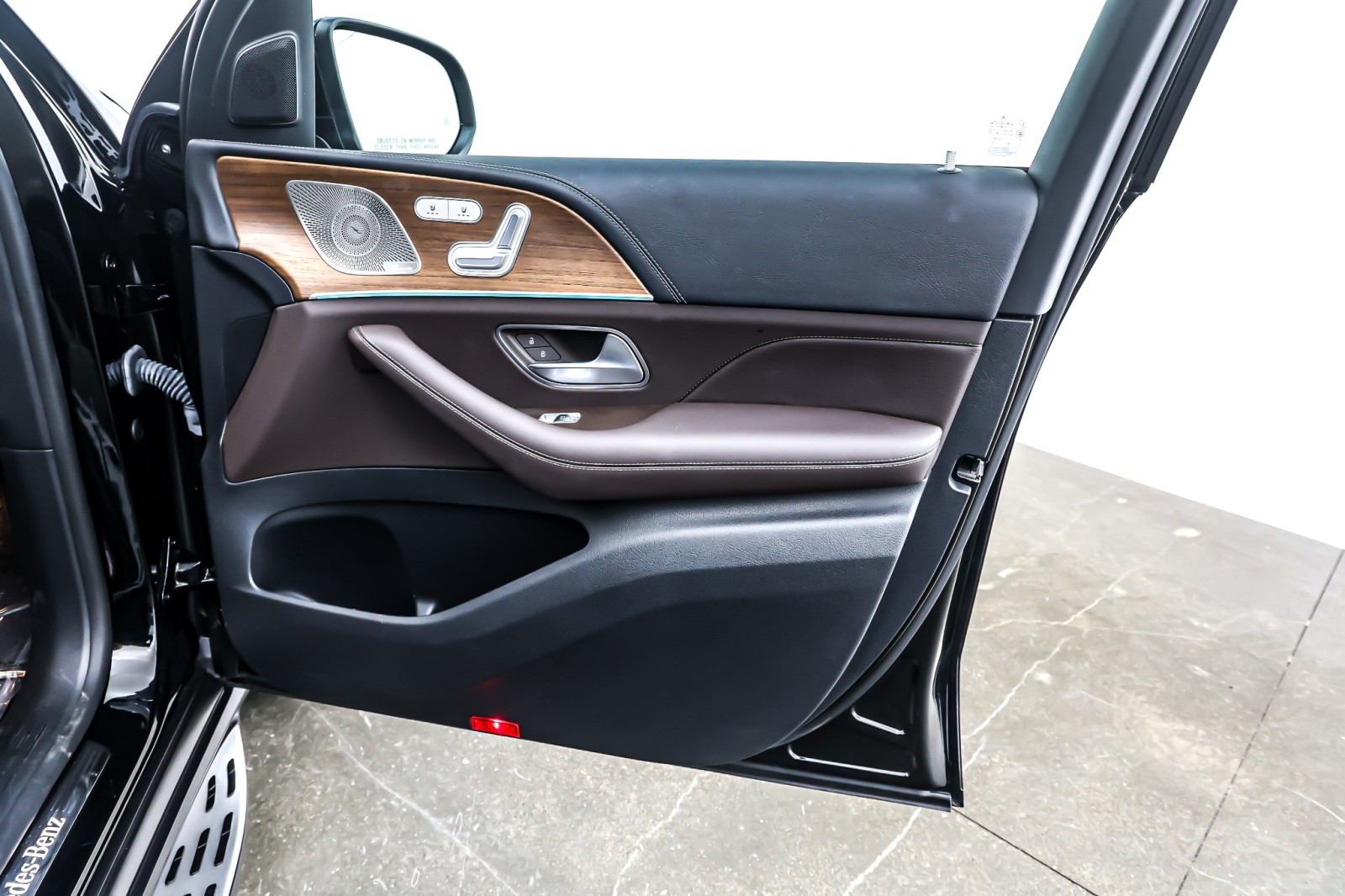 Certified Used 2023 Black Mercedes-Benz GLE 450 4MATIC® SUV image 11