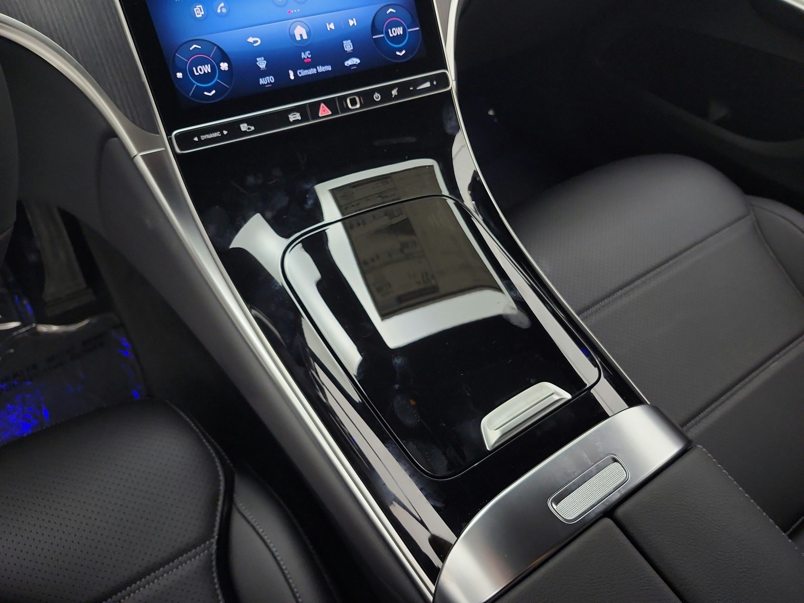 New 2026 Polar White Mercedes-Benz GLC 300 image 9