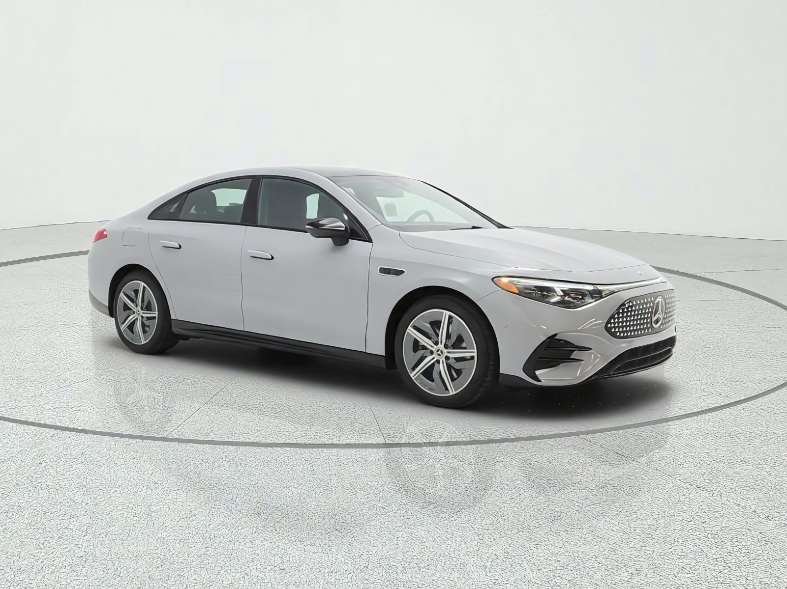 New 2027 MANUFAKTUR Alpine Grey Mercedes-Benz CLA 350 Electric 4MATIC® image 3