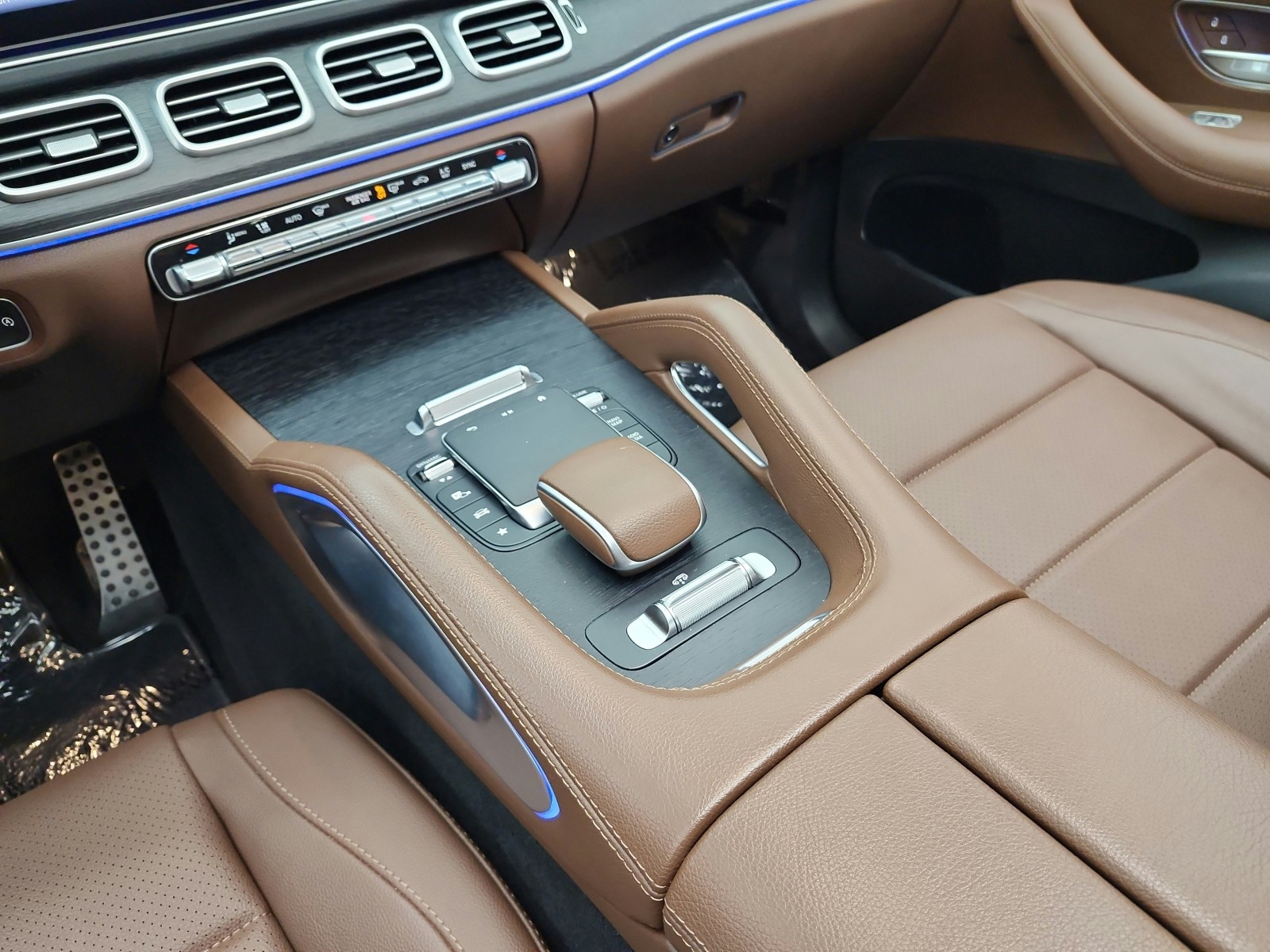 Certified Used 2024 Obsidian Black Metallic Mercedes-Benz GLS 450 image 15