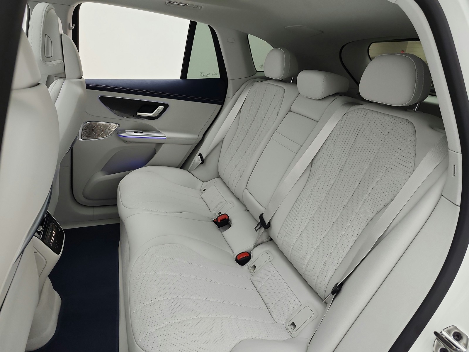 New 2027 Polar White Mercedes-Benz EQE 320+ SUV image 11
