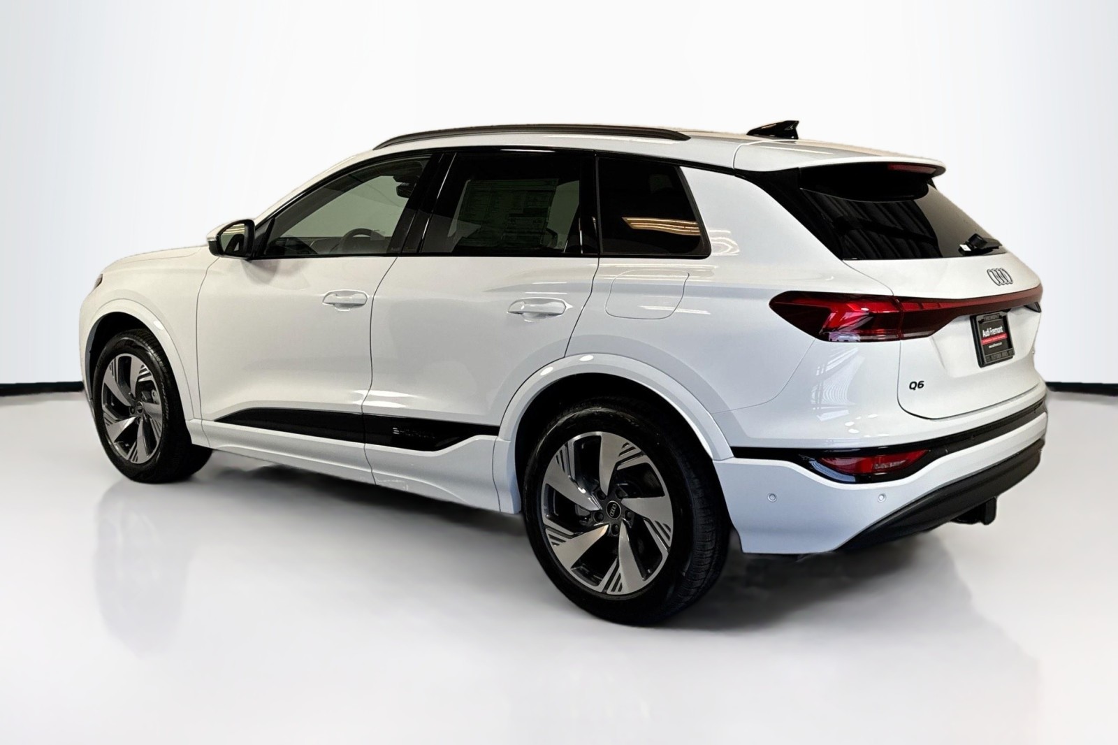 New 2025 Glacier White Metallic Audi Premium Plus quattro image 7