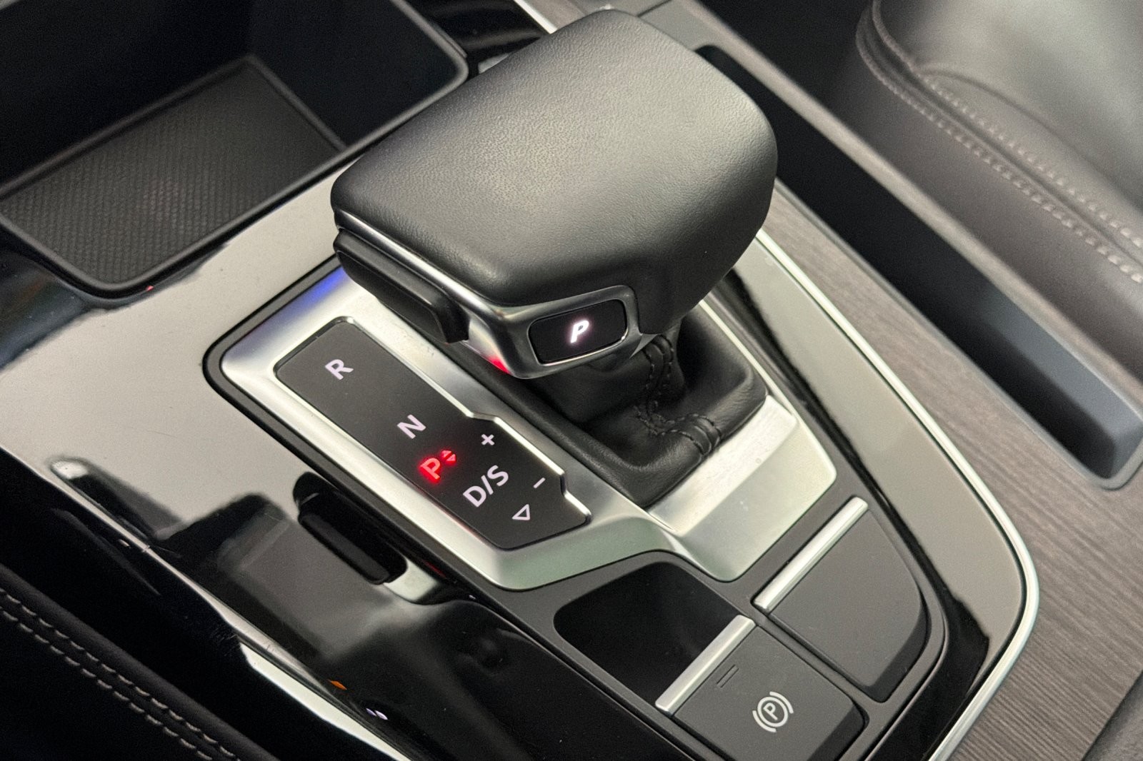 Used 2023 Mythos Black Metallic Audi Premium Plus 40 TFSI quattro image 20