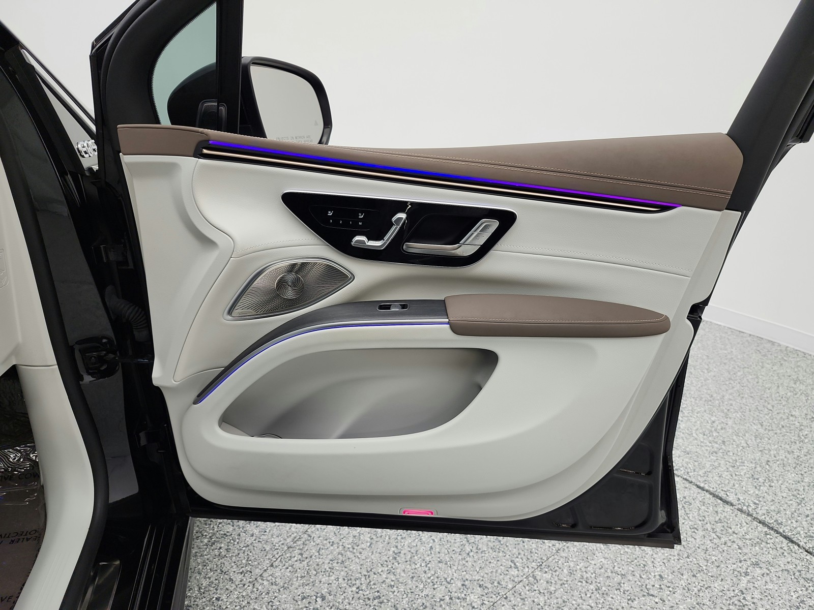 Certified Used 2023 Obsidian Black Metallic Mercedes-Benz EQS 580 4MATIC® SUV image 25