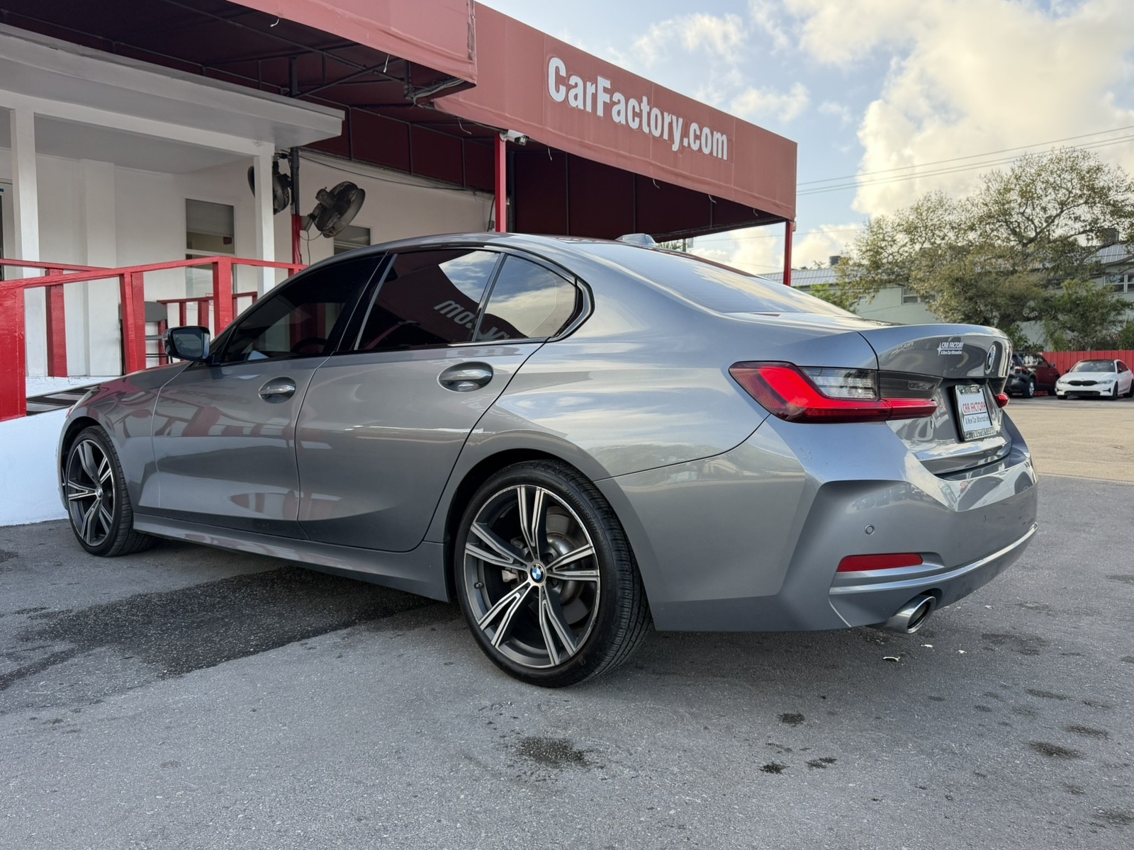 2023 BMW 330i - $21,777