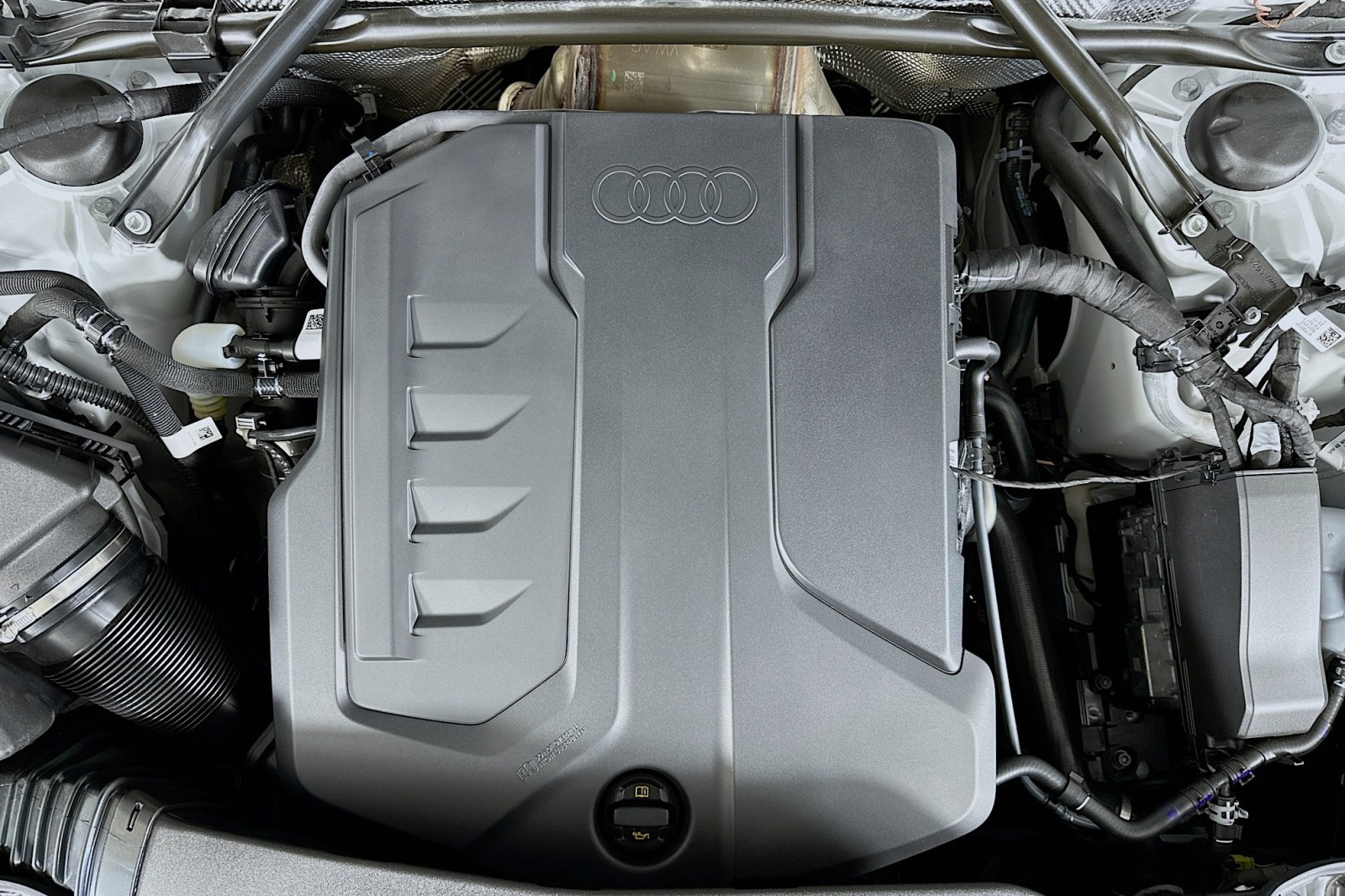 New 2025 Glacier White Metallic Audi Premium Plus image 12