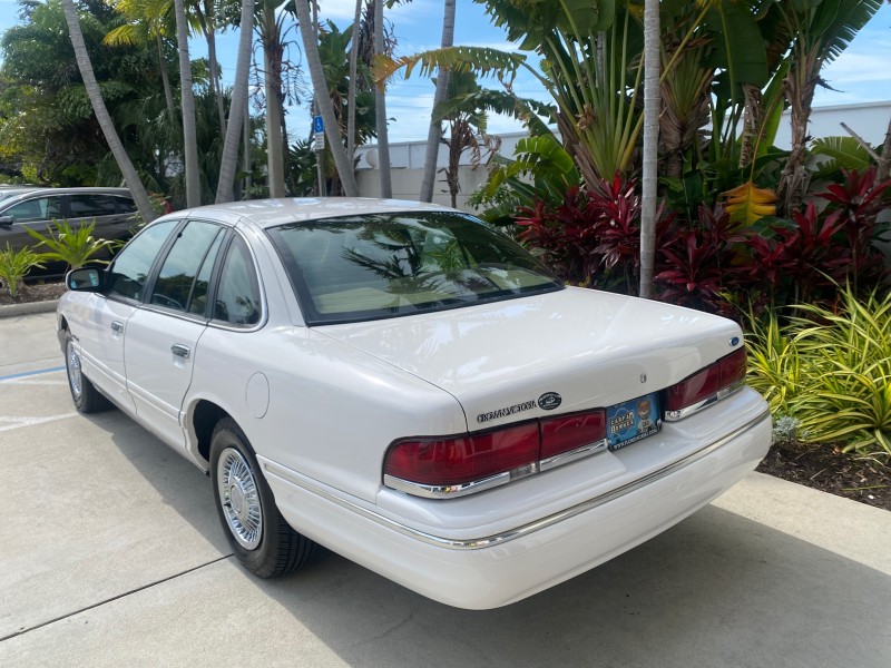 1995 Ford Crown Victoria LOW MILES 43,331 in , 