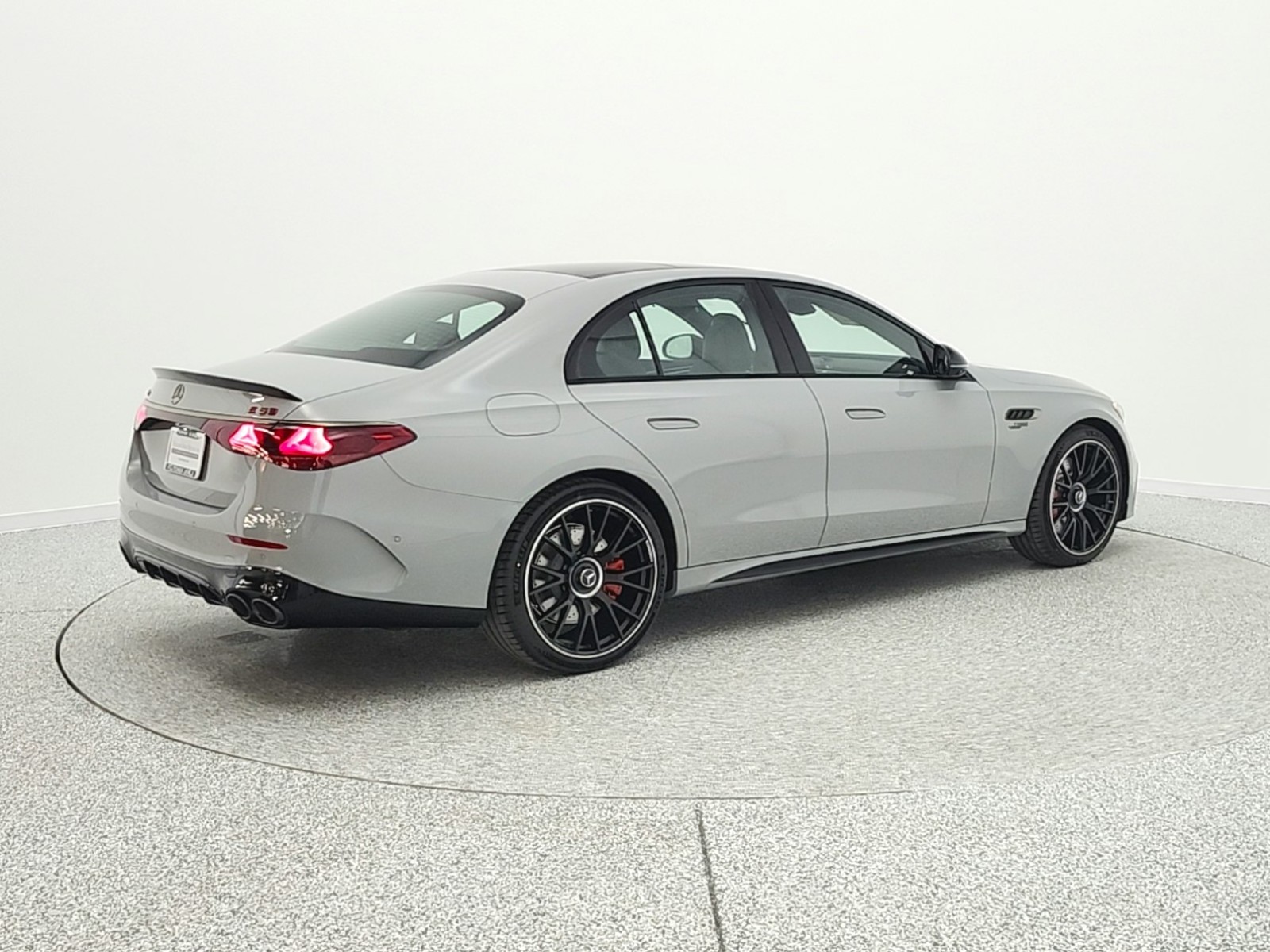 New 2026 MANUFAKTUR Alpine Grey Mercedes-Benz AMG® E 53 E image 5