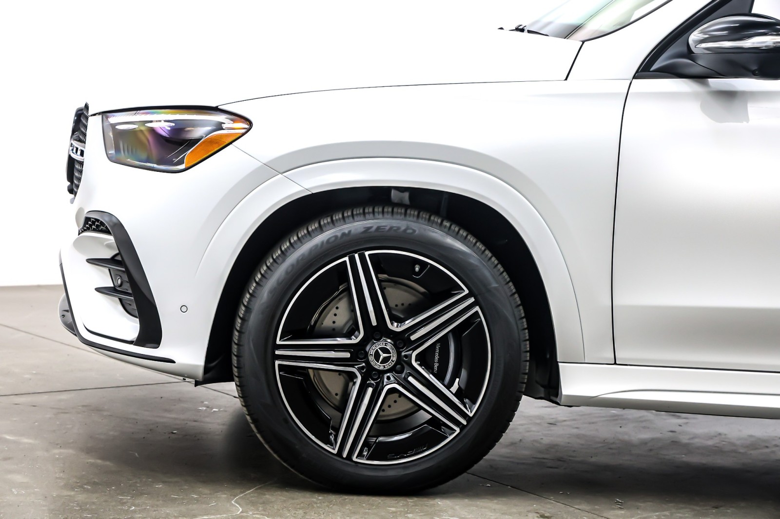 New 2026 Polar White Mercedes-Benz GLE 450 image 10