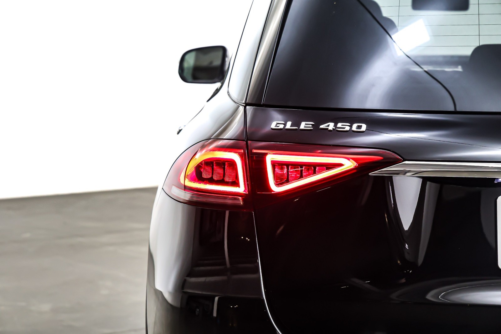Certified Used 2023 Black Mercedes-Benz GLE 450 4MATIC® SUV image 9