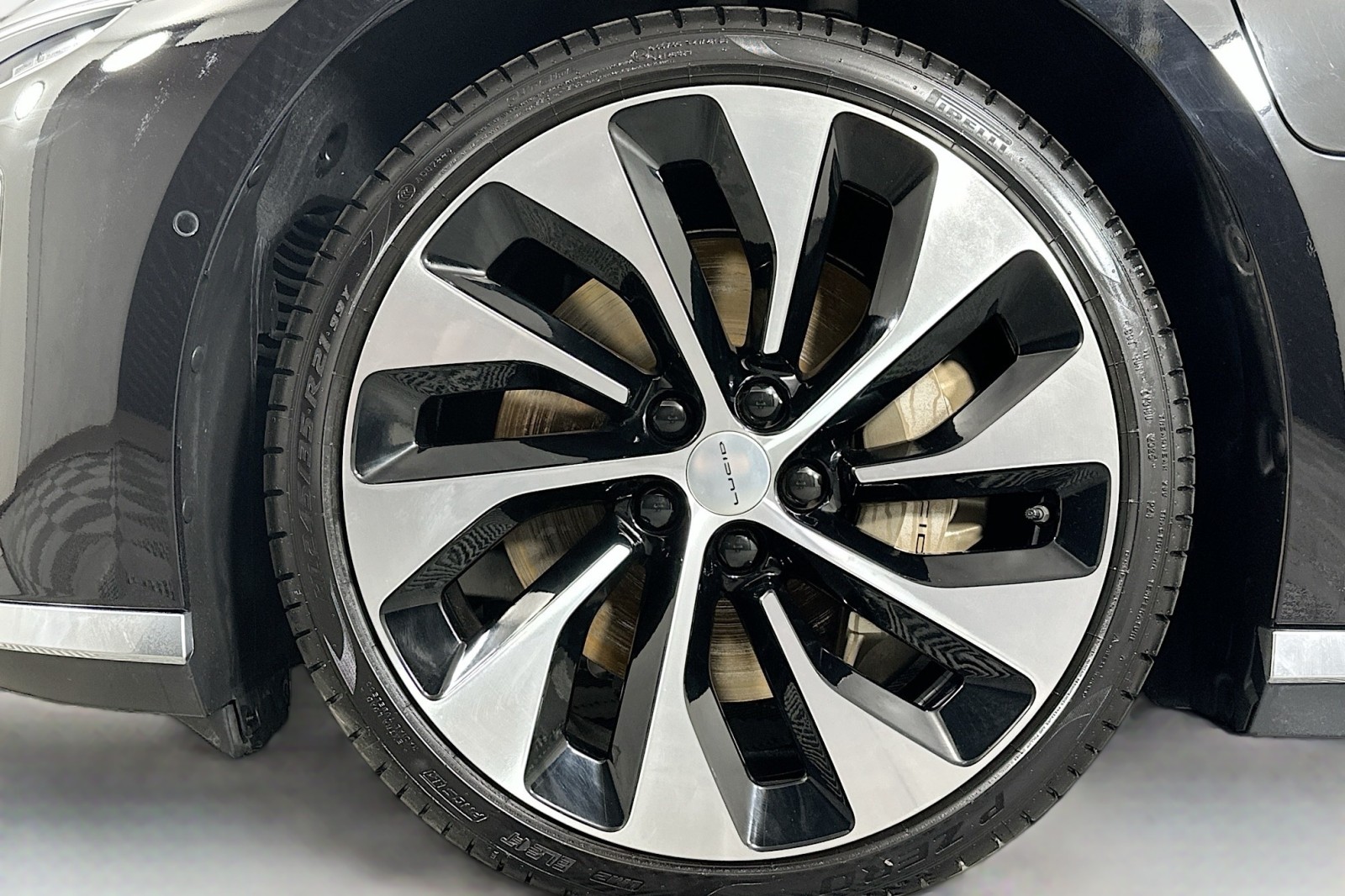 Used 2022 Infinite Black Lucid Grand Touring image 11