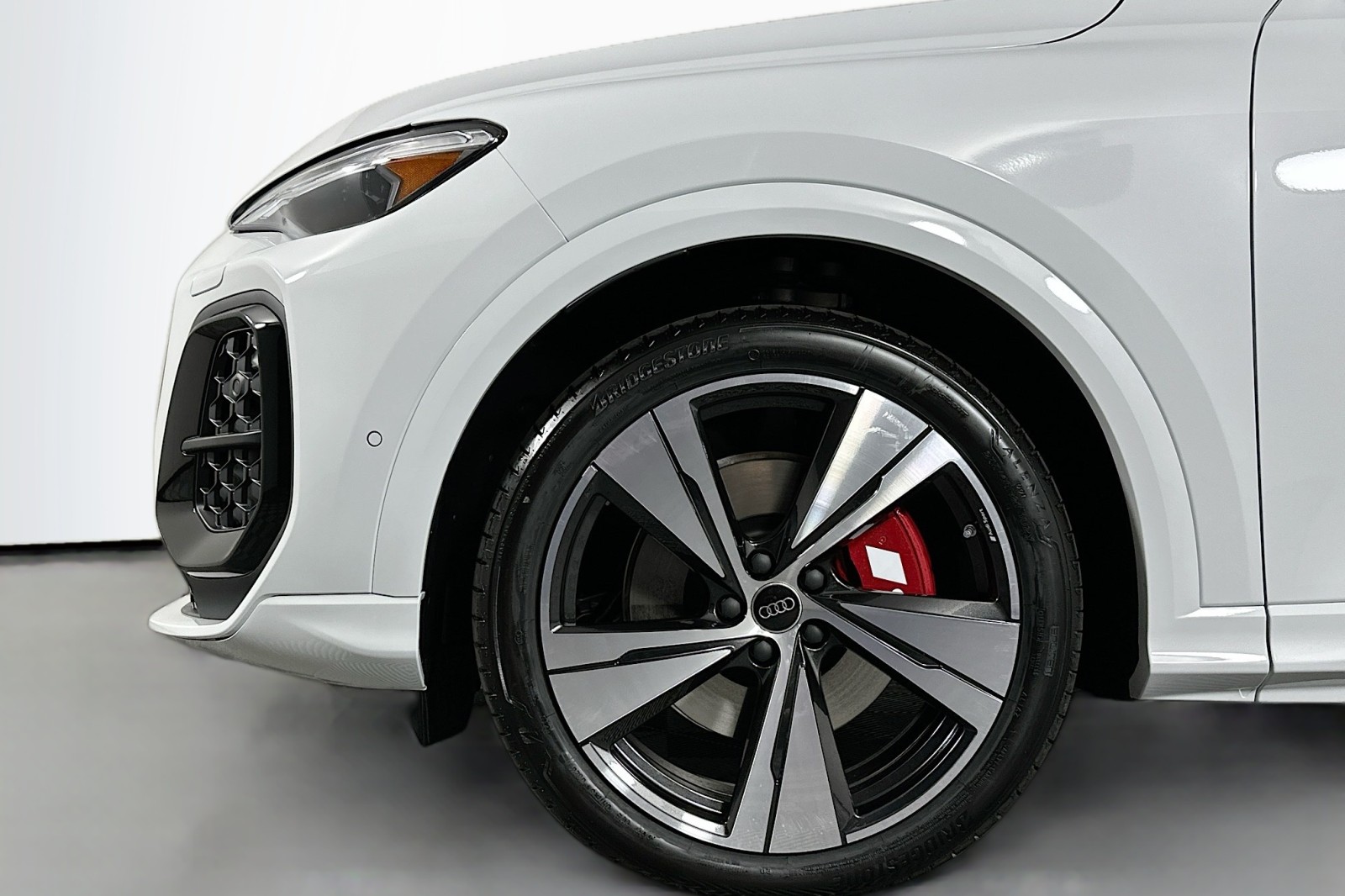 New 2026 Glacier White Metallic Audi Premium Plus image 11