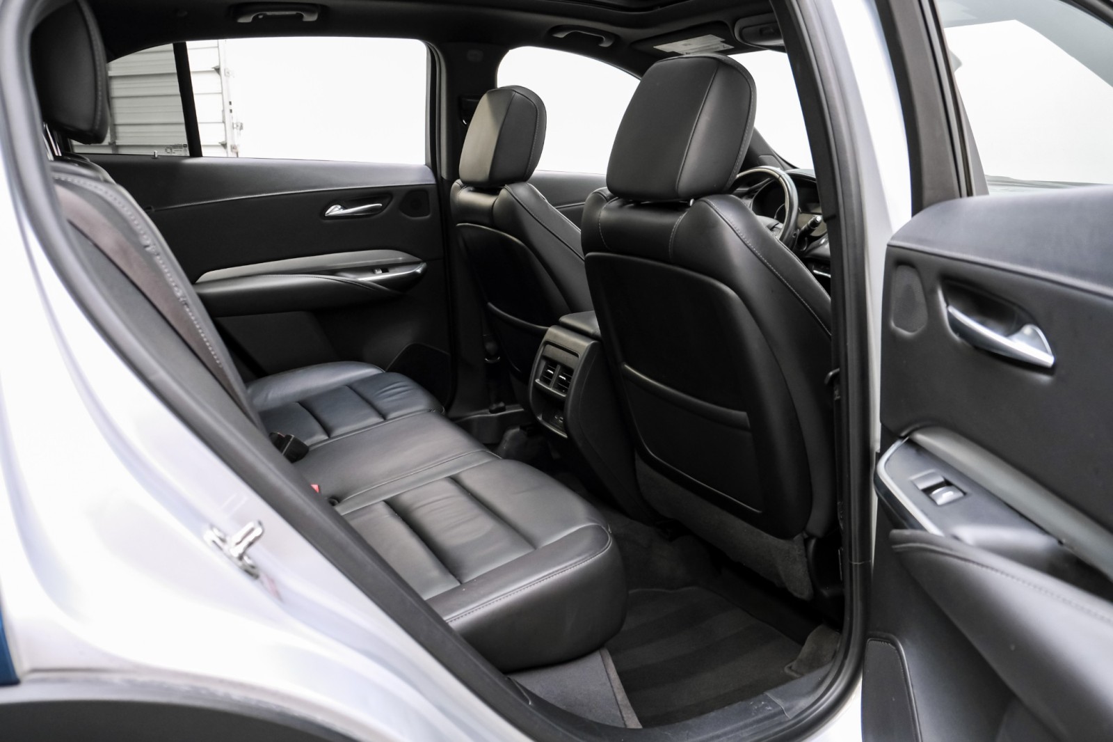 2020 Cadillac XT4 AWD Premium Luxury PanoRoof Navigation DrvrAwarene 39