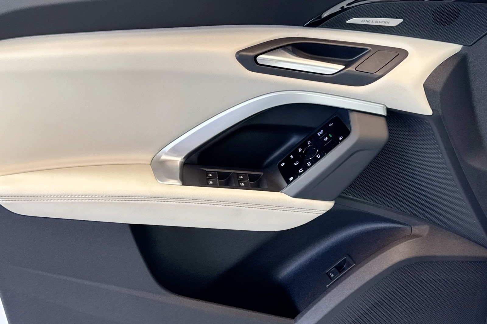 New 2025 Arkona White Audi Premium Plus 2.0 TFSI quattro image 16