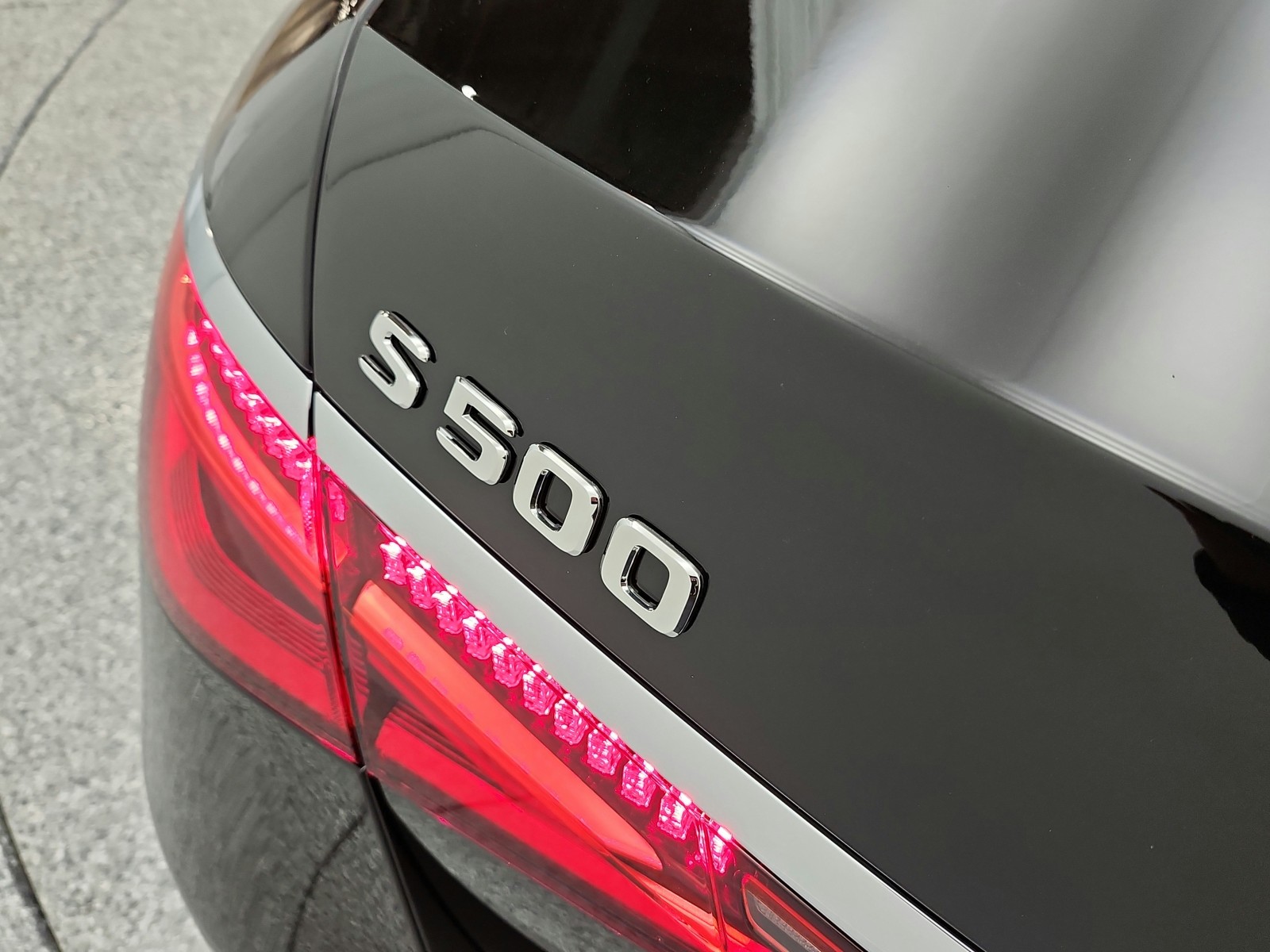 New 2026 Obsidian Black Metallic Mercedes-Benz S 500 image 17