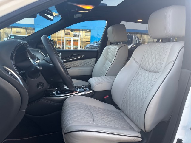 2019 INFINITI QX60 LUXE 17