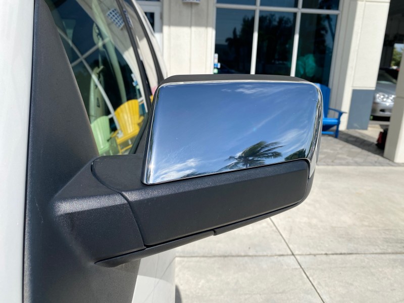 2010 Lincoln Navigator 4WD SUNROOF LOW MILES 31,209 in , 