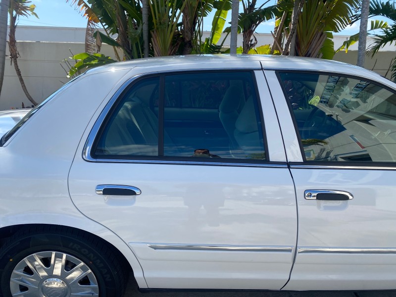 2005 Mercury Grand Marquis GS LOW MILES 49,348 in , 
