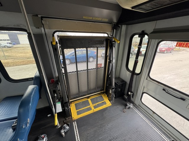2009 Ford E 350 Wheelchair Capable Bus  in , 