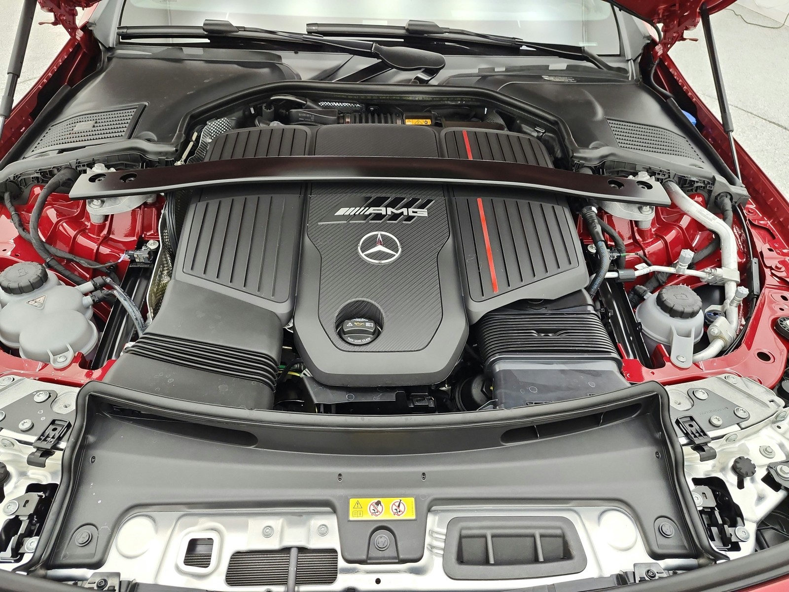 New 2027 MANUFAKTUR Patagonia Red Metallic Mercedes-Benz AMG® CLE 53 4MATIC+ Coupe image 12