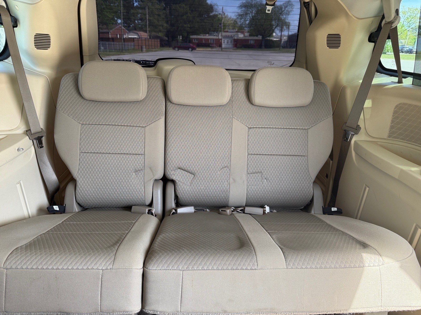 2010 Chrysler Town & Country #13