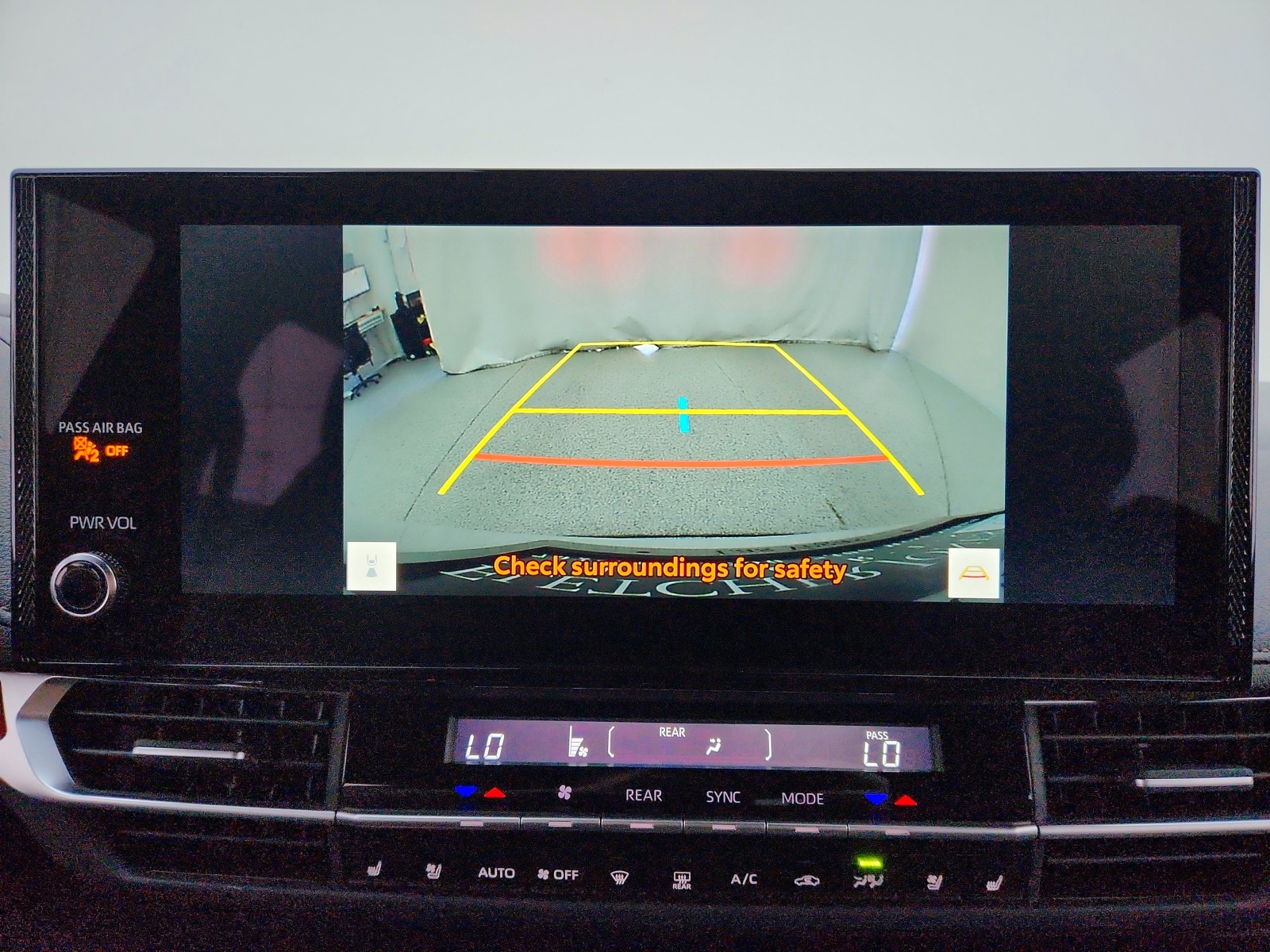 Used 2025 WINDCHILL PEARL Toyota Rear-Entry handicap Conversions 5 PASSENGER image 21