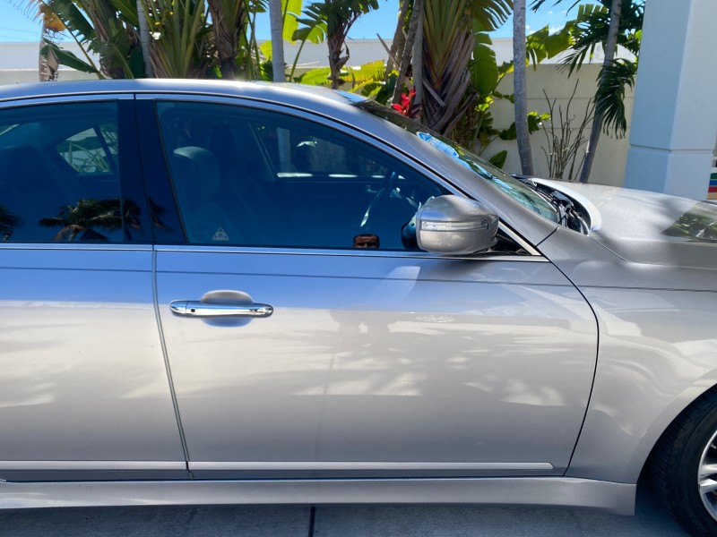 2012 Hyundai Genesis 3.8L SUNROOF PREM PKG in , 