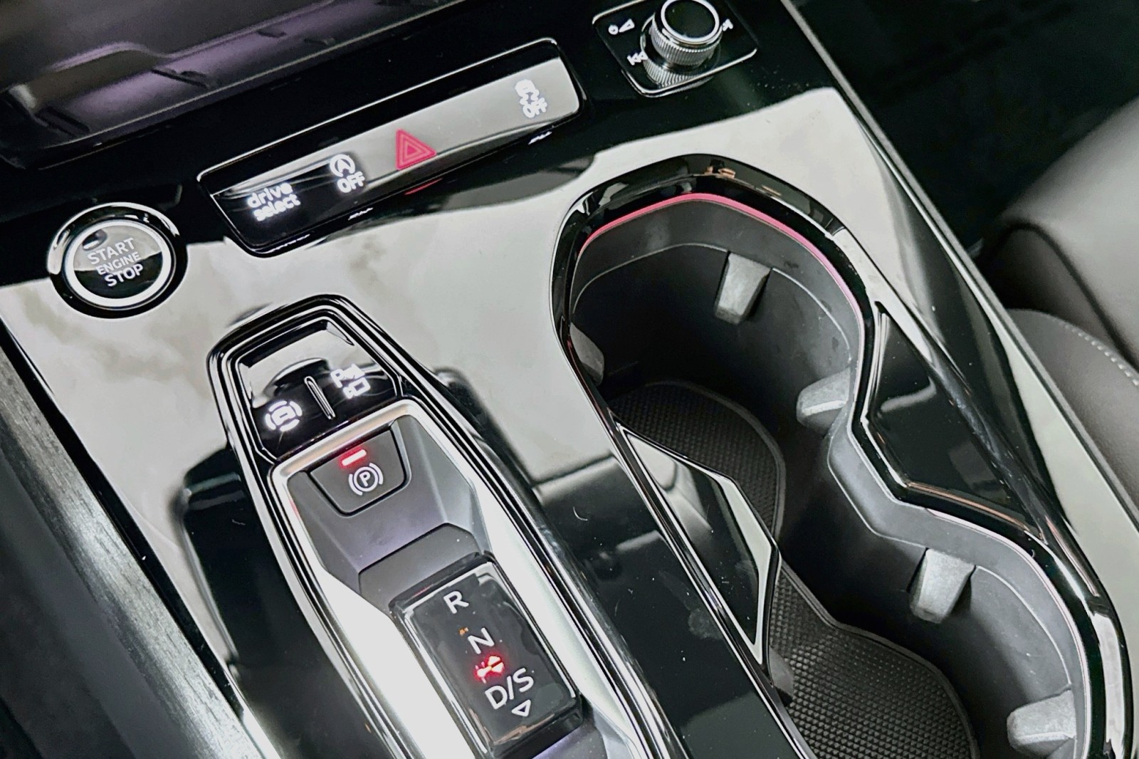 Used 2025 Glacier White Metallic Audi Premium Plus image 7