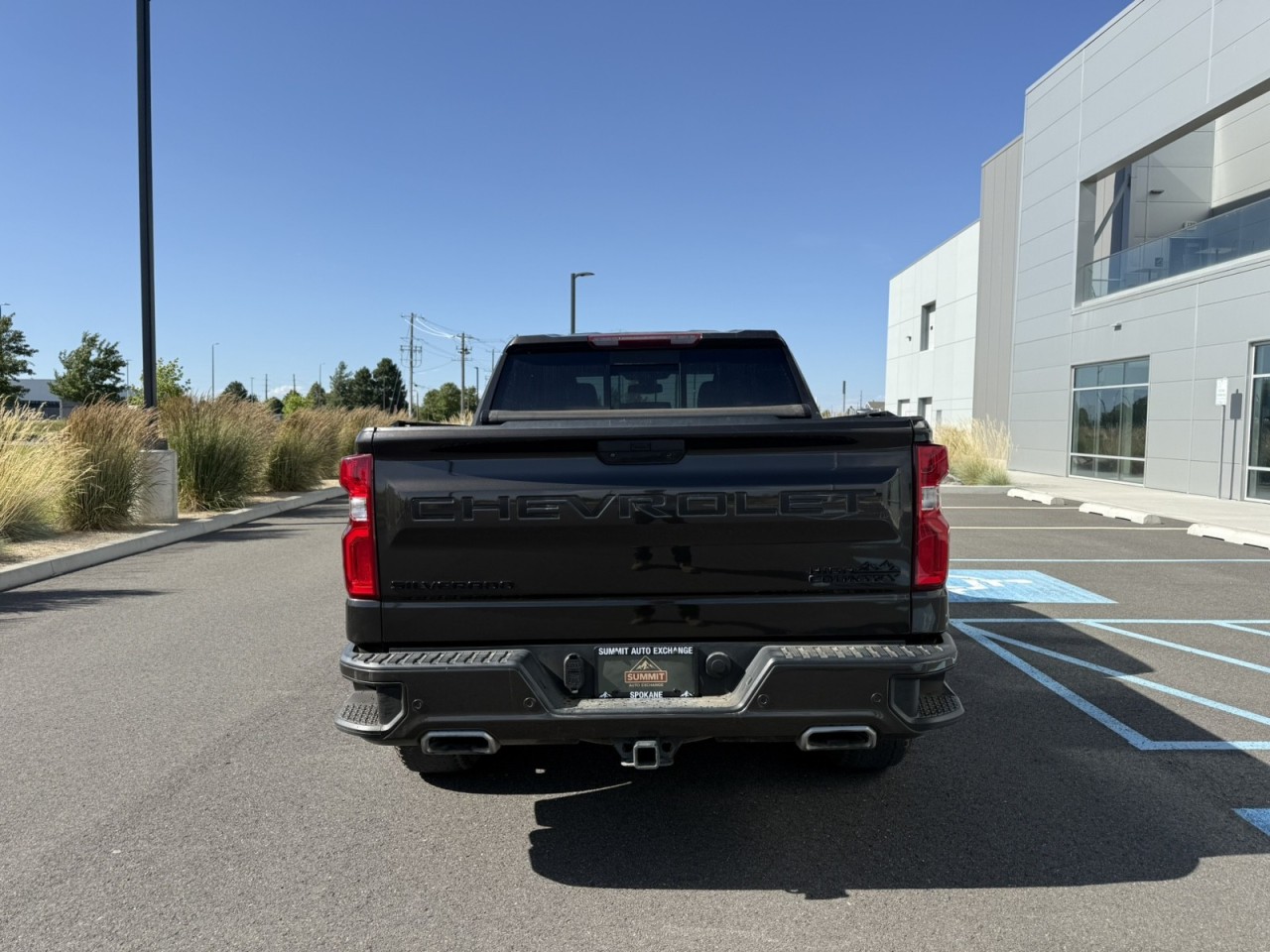 View vehicle photo 4