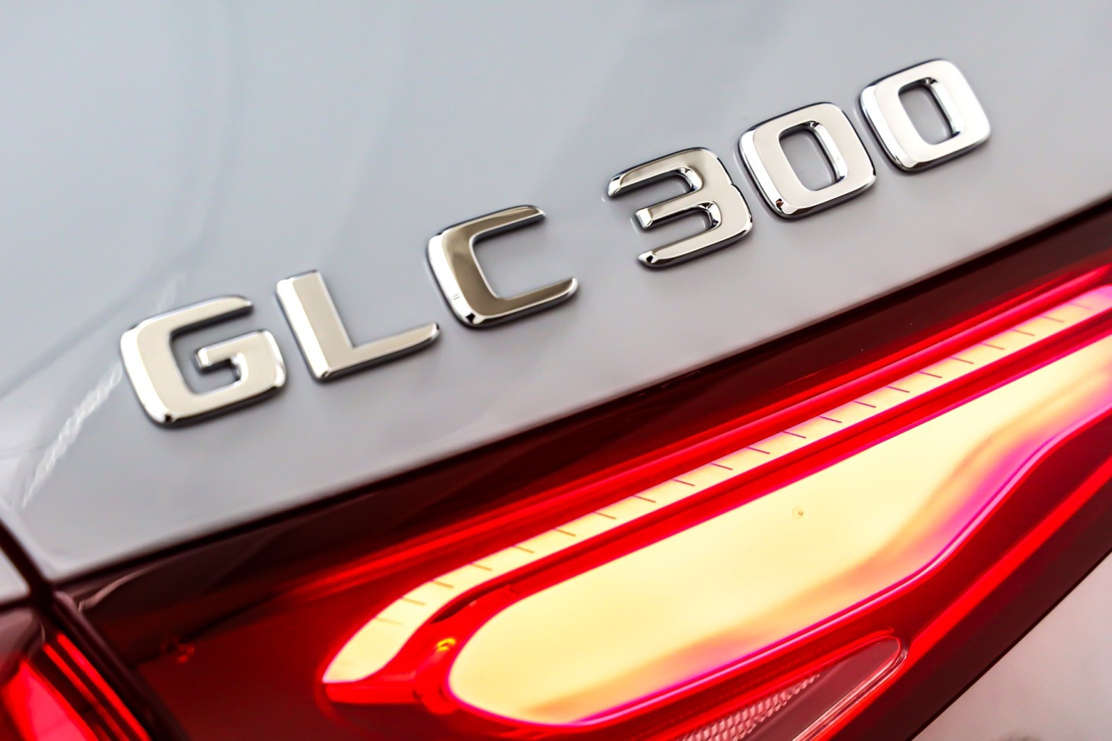 New 2026 MANUFAKTUR Alpine Grey Mercedes-Benz GLC 300 image 9